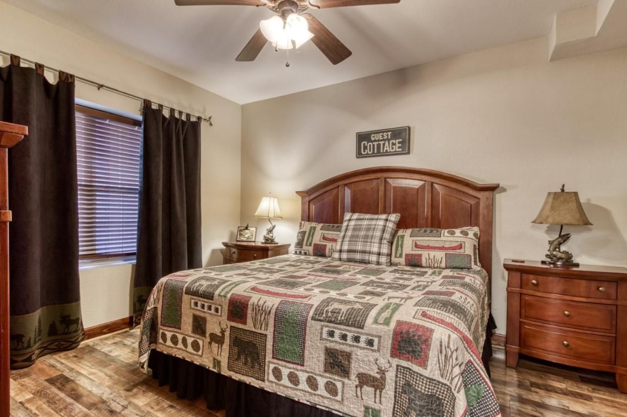 Gorgeous 2Bd 2Bth Condo With Mountain Views Pool Hot Tub Game Room Close To Parkway Pigeon Forge Kültér fotó