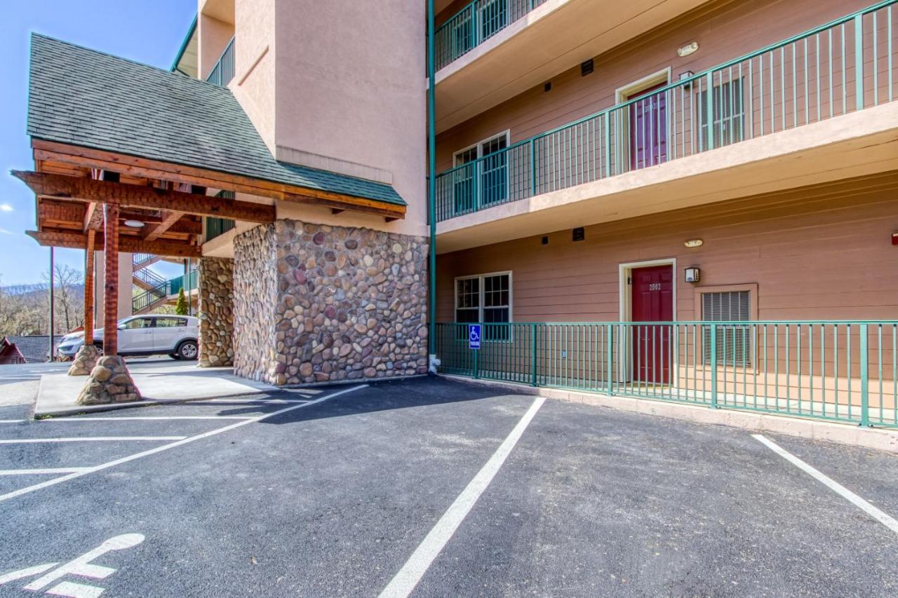 Gorgeous 2Bd 2Bth Condo With Mountain Views Pool Hot Tub Game Room Close To Parkway Pigeon Forge Kültér fotó